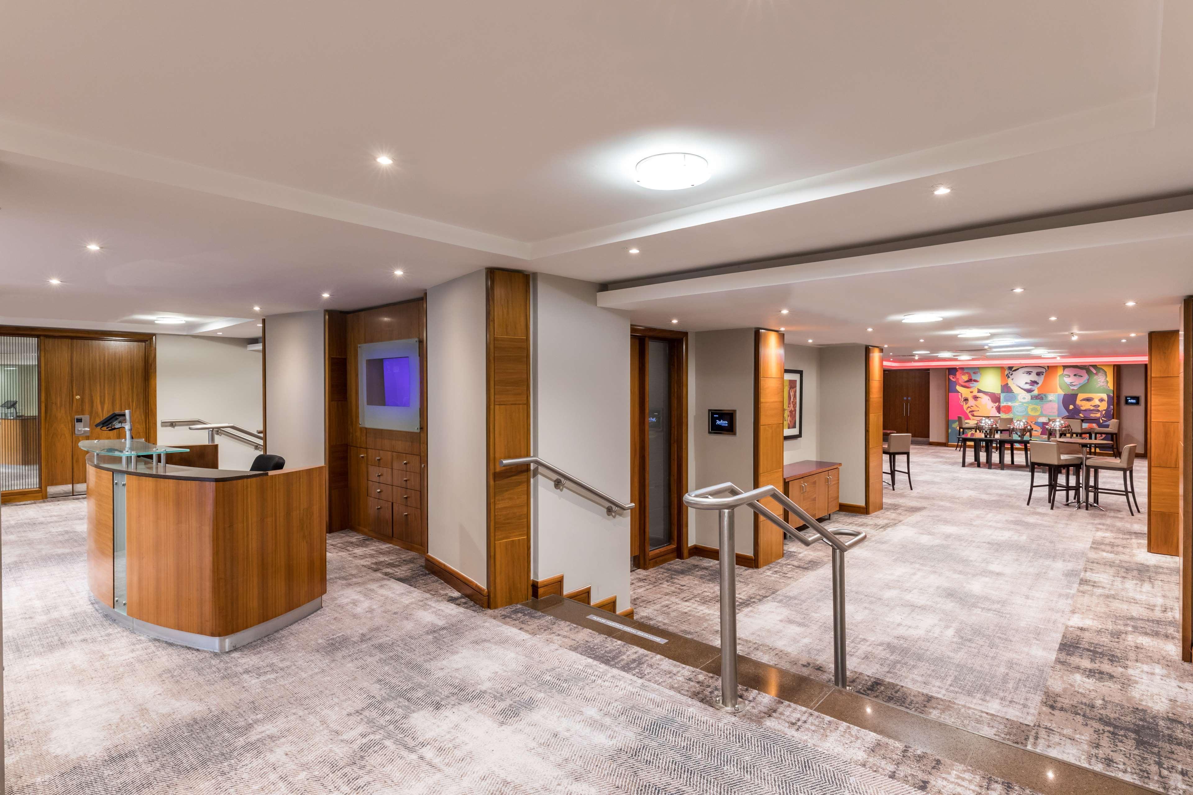 Radisson Red London Heathrow Hotel Harmondsworth