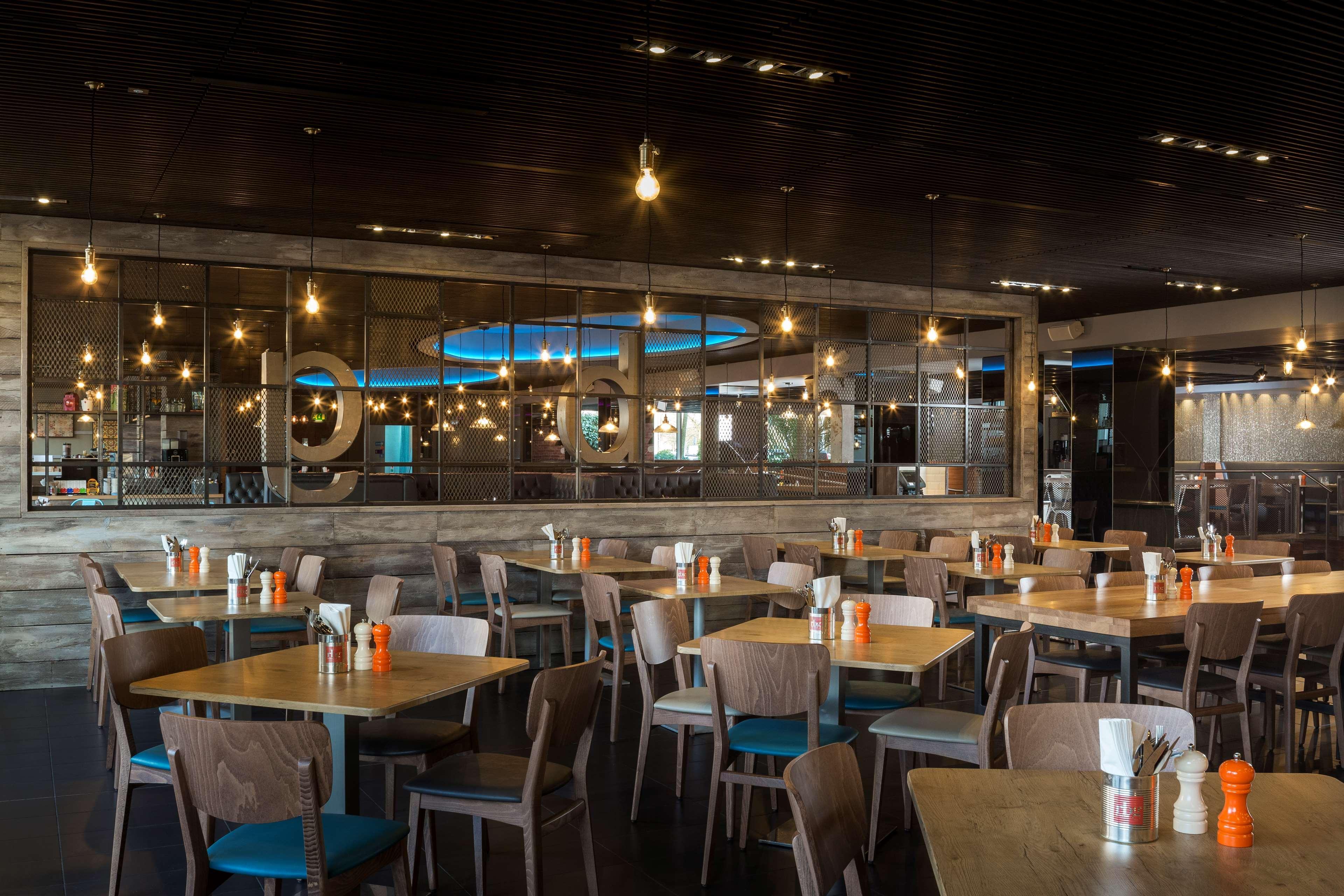 Radisson Red London Heathrow 4* Хармондсворт