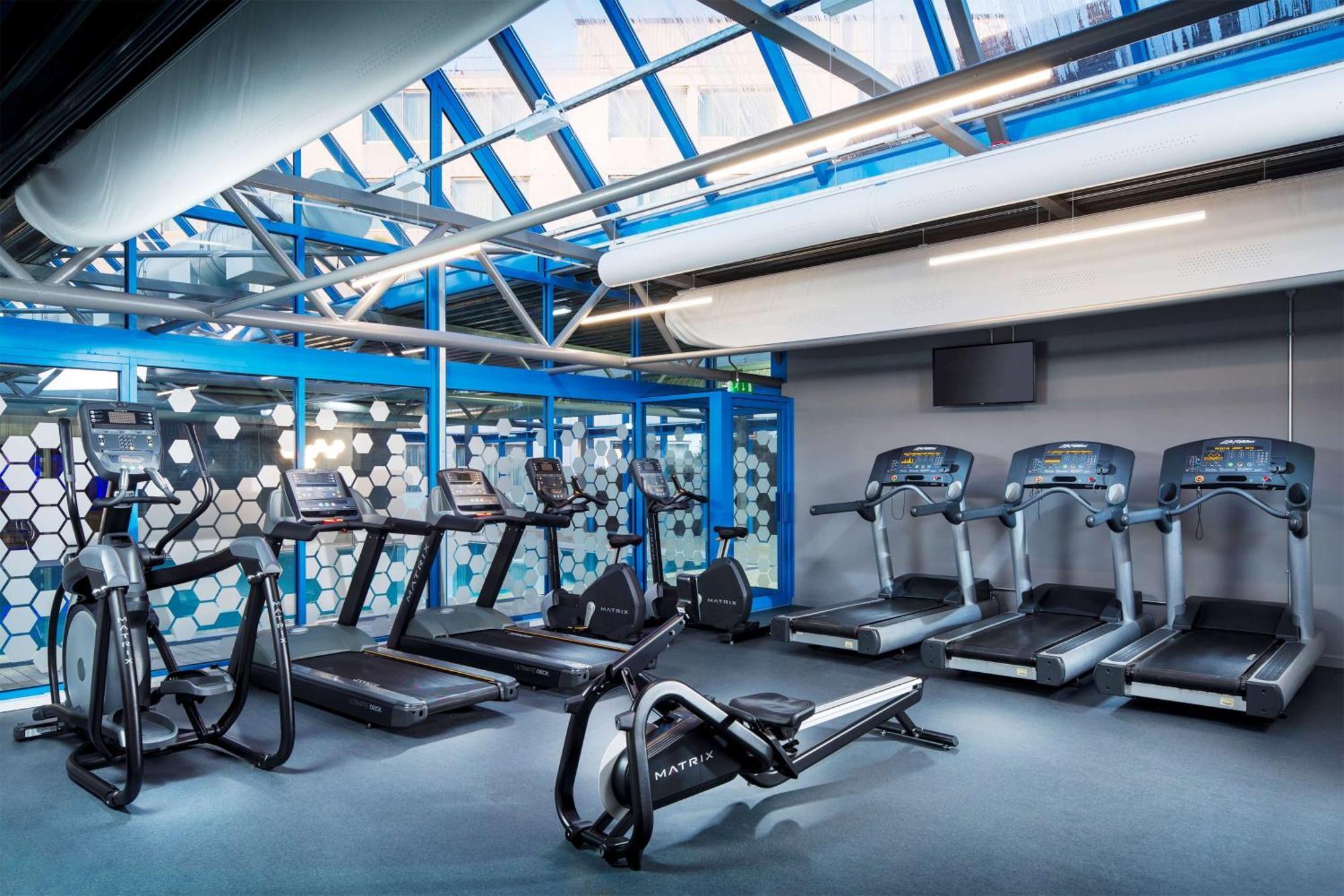 Radisson Red London Heathrow Отель