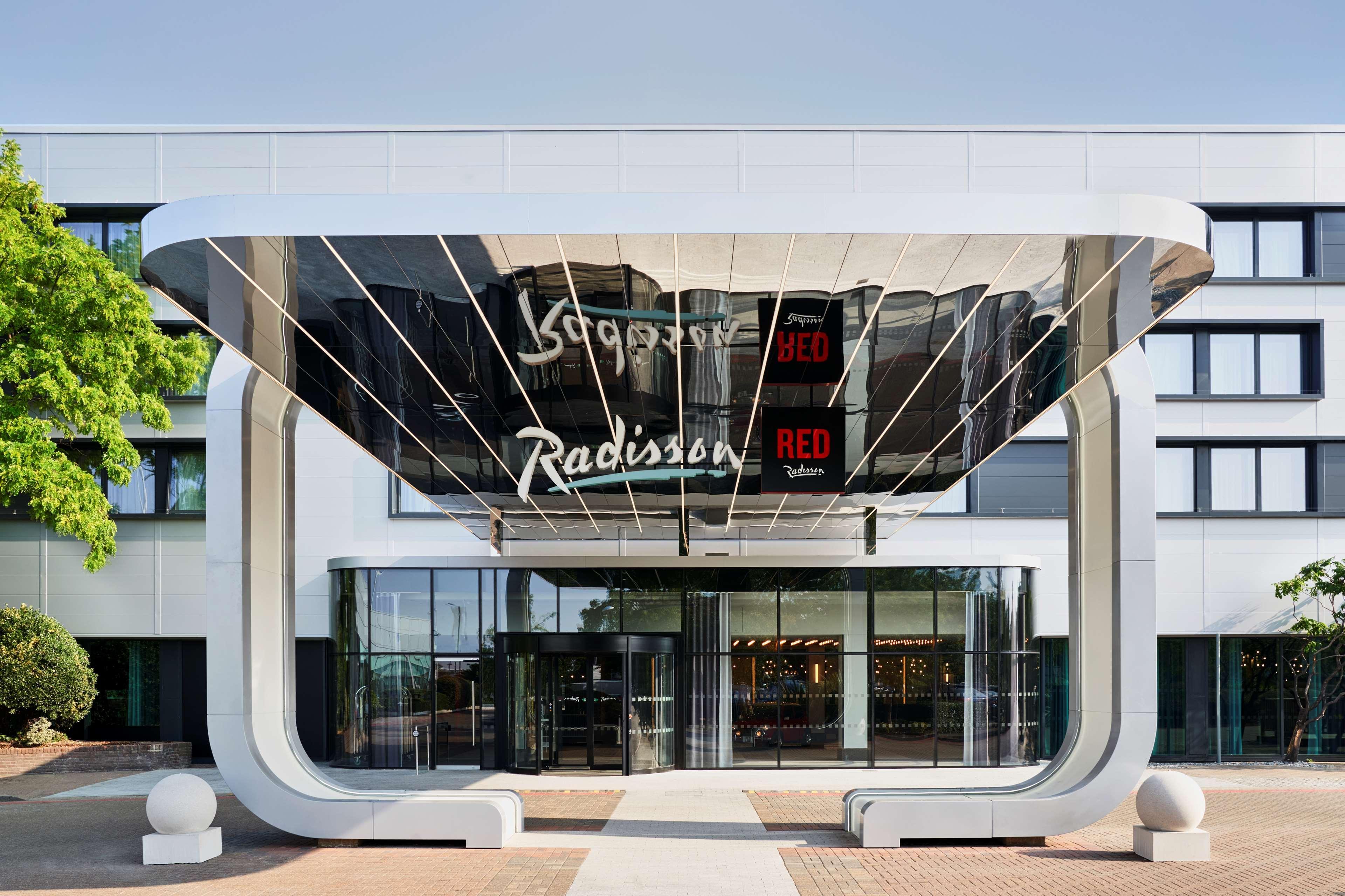 Hotel Radisson Red London Heathrow 4*