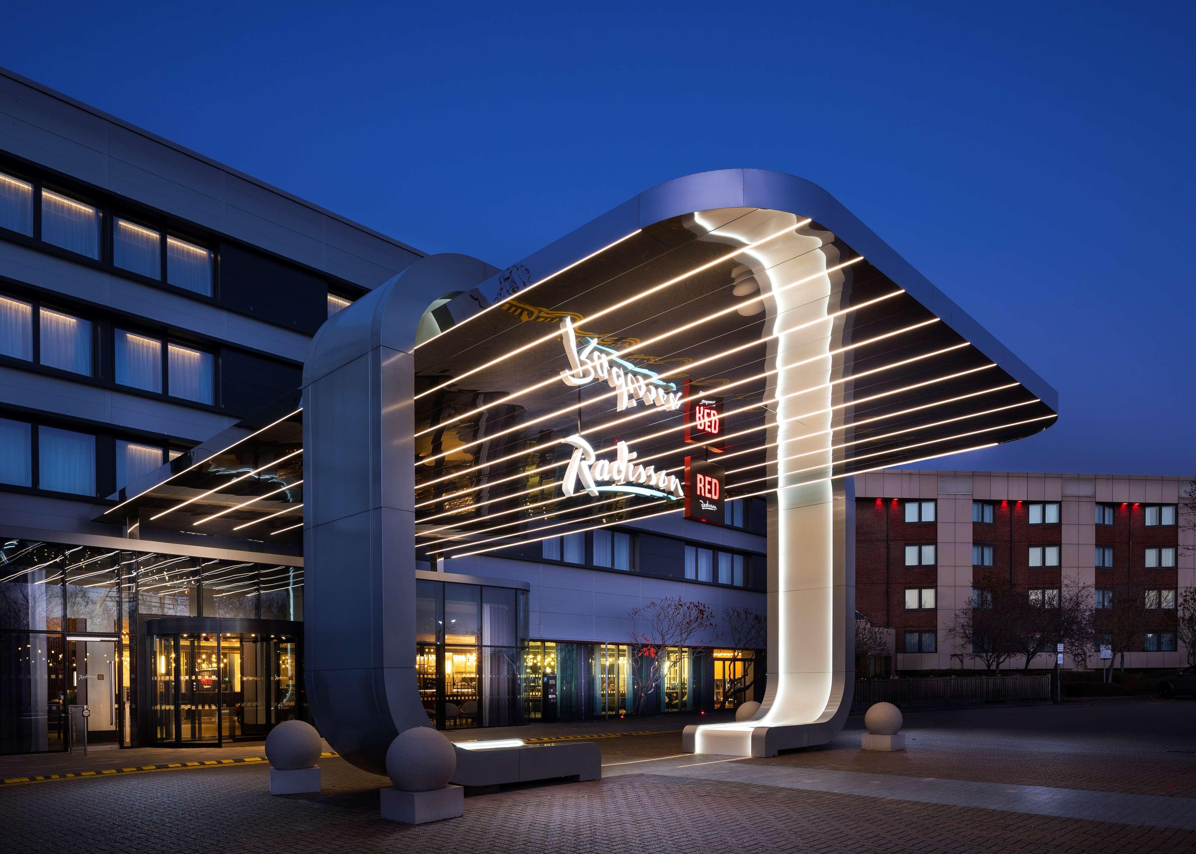 Hotel Radisson Red London Heathrow 4*