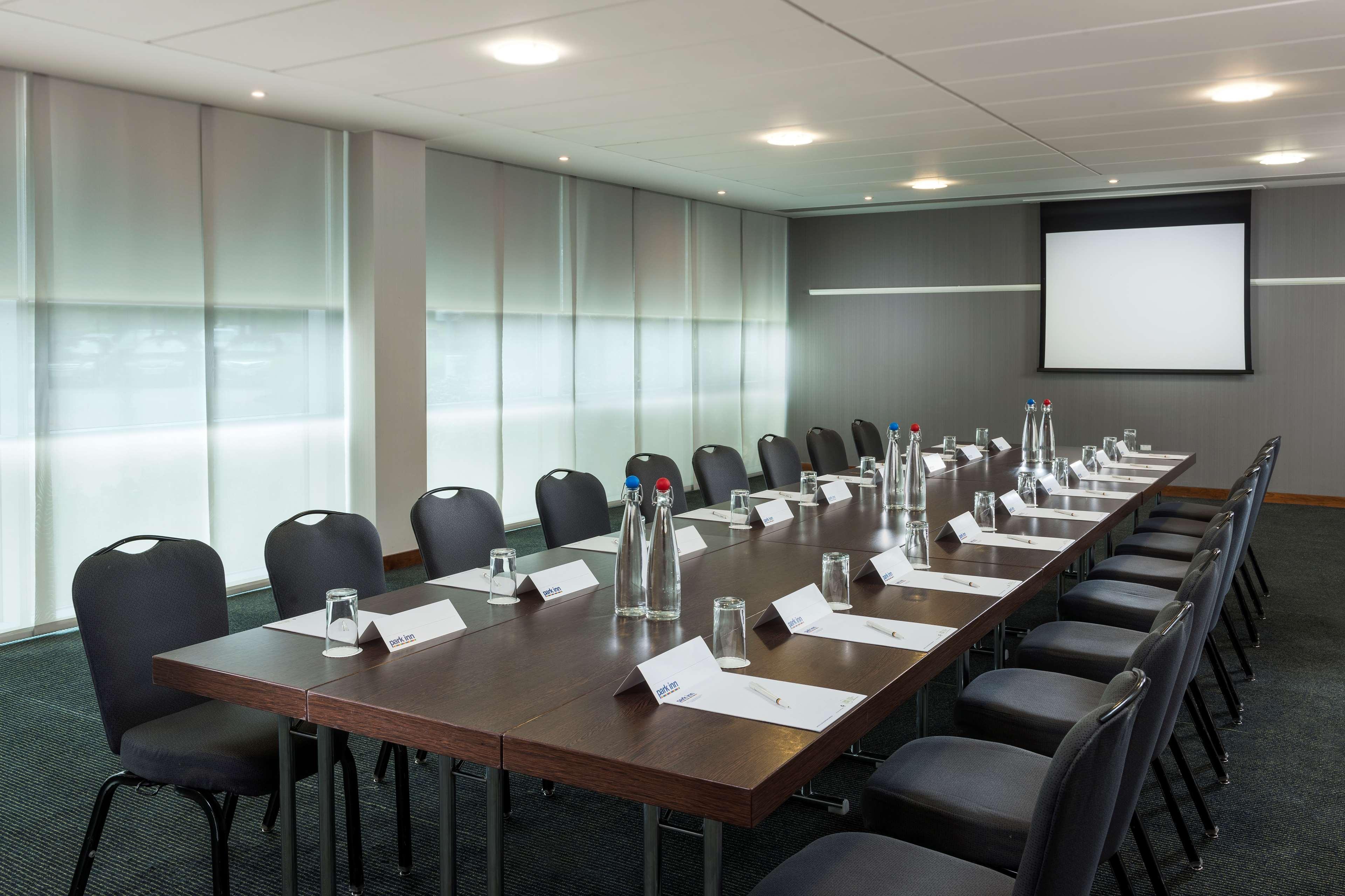 Radisson Red London Heathrow 4* Harmondsworth
