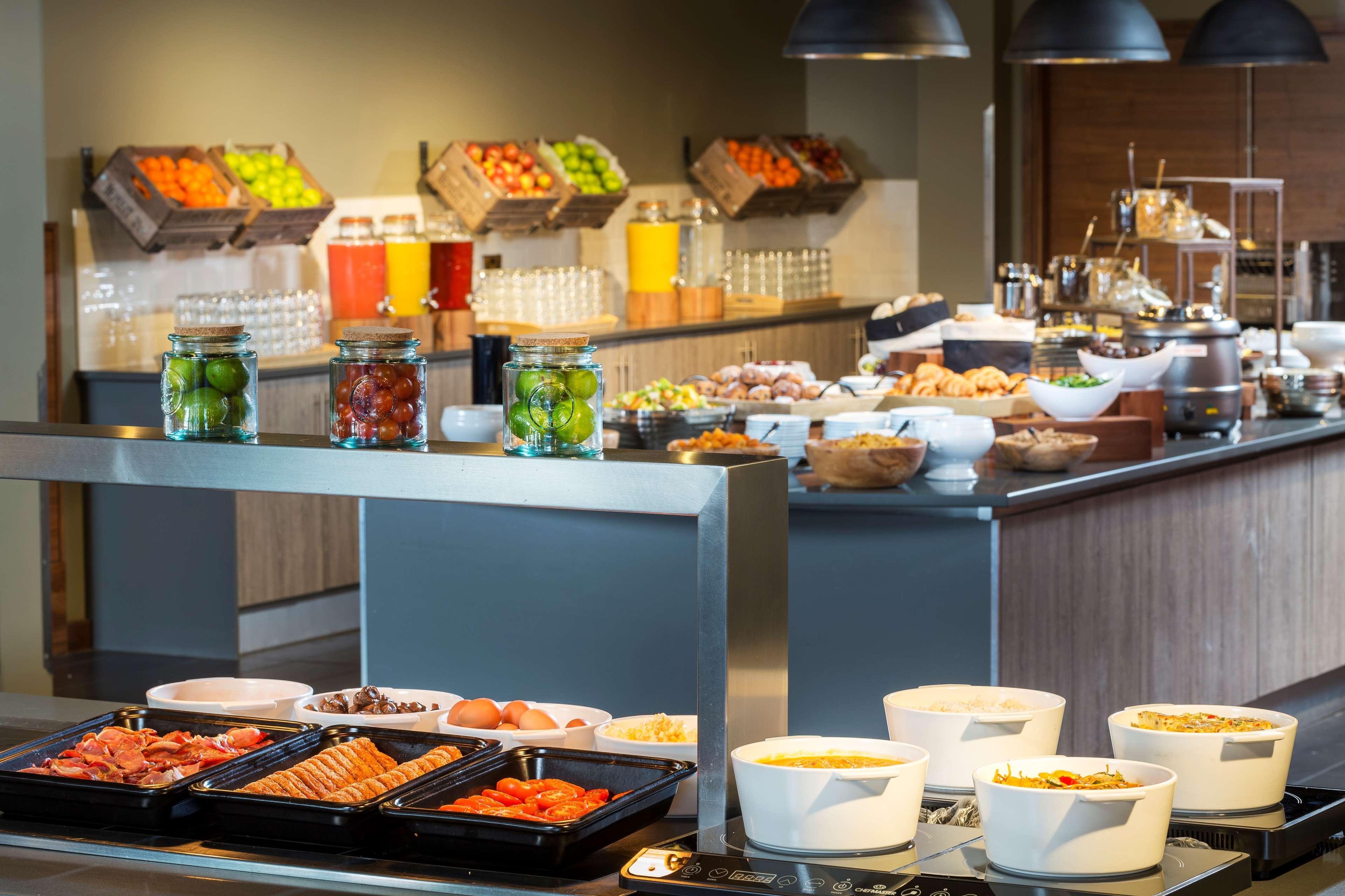 Radisson Red London Heathrow Hotel