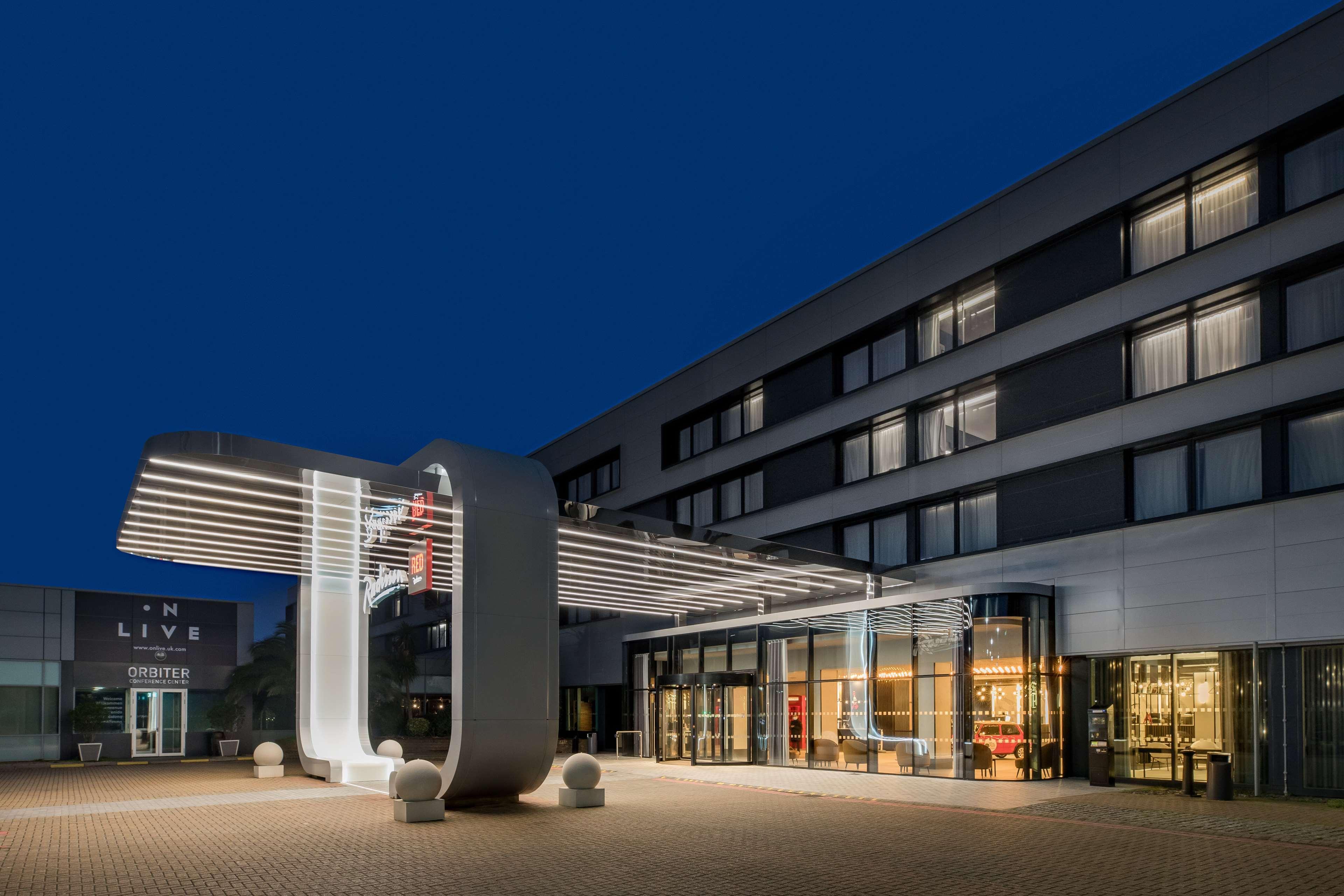 Radisson Red London Heathrow 4*