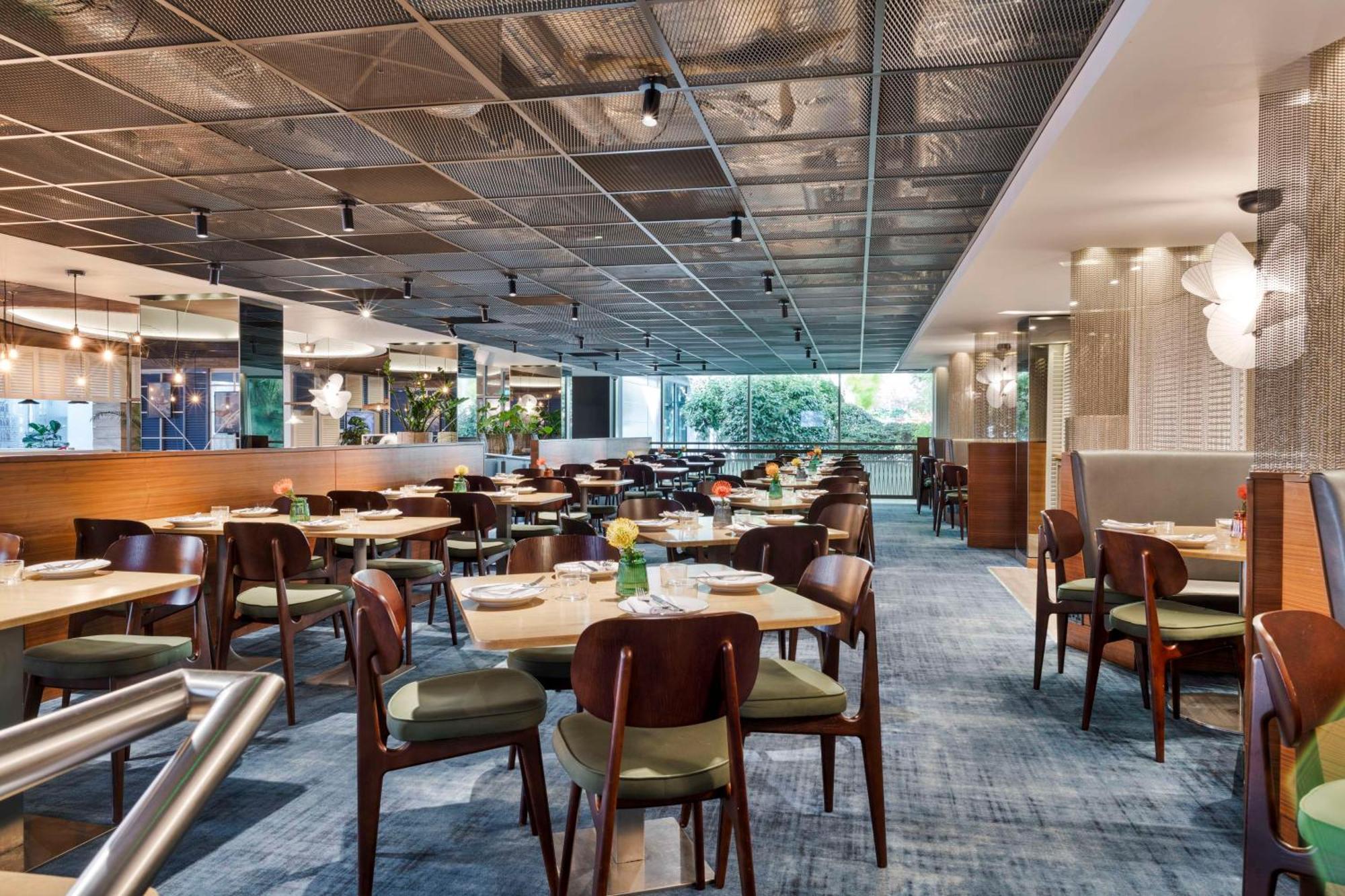Radisson Red London Heathrow Hotel