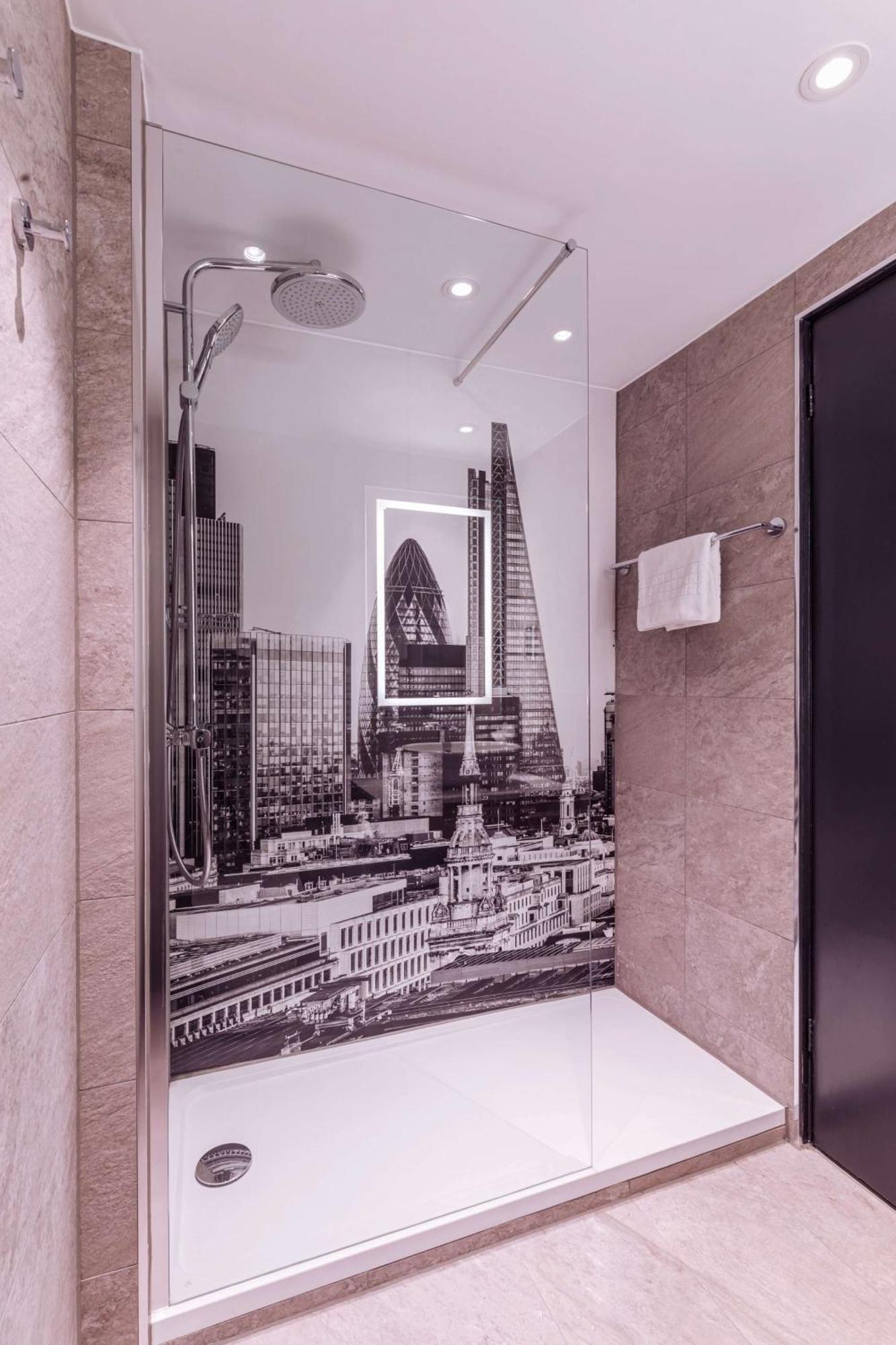 Hotel Radisson Red London Heathrow
