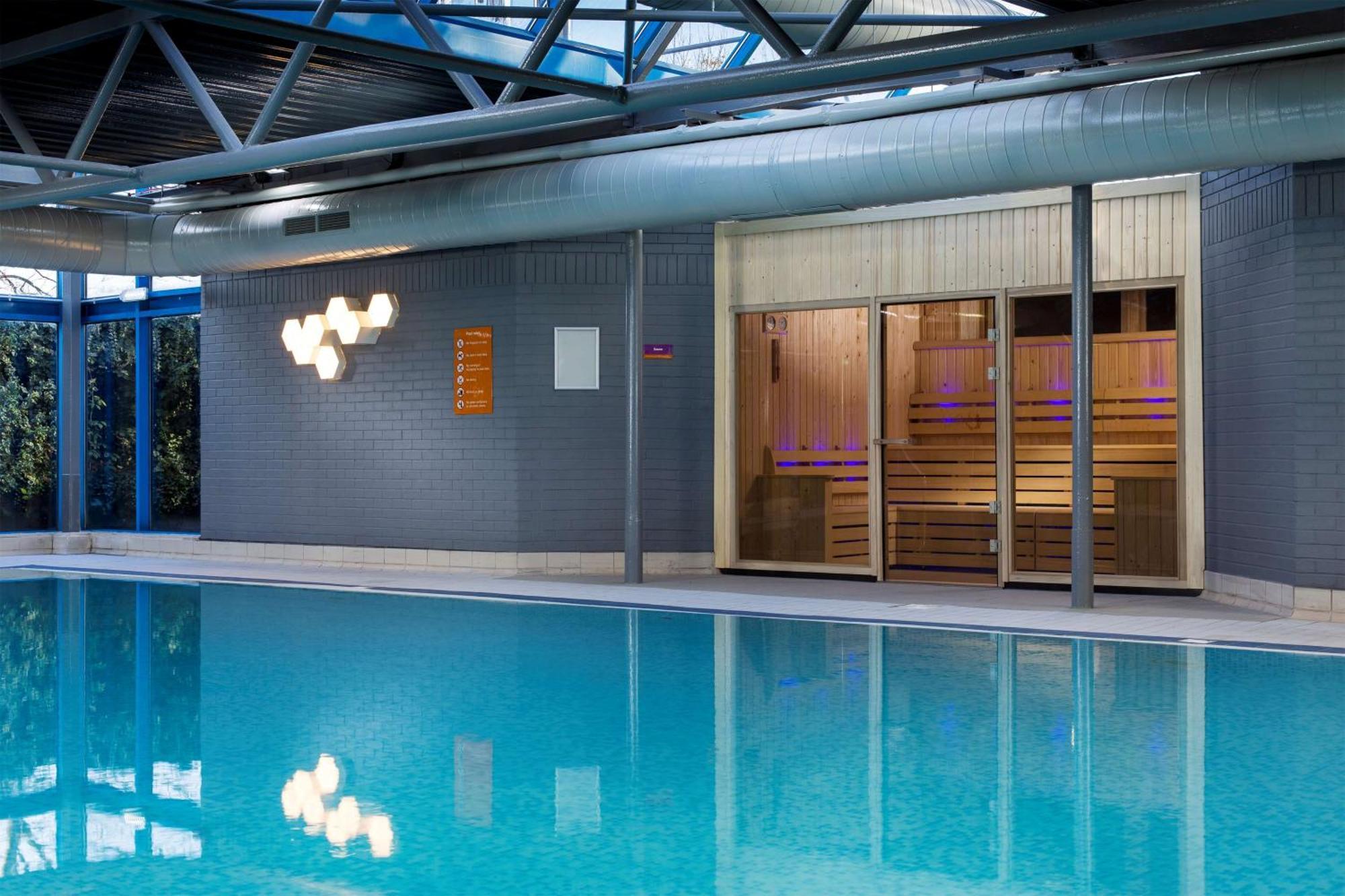 Radisson Red London Heathrow Hotel 4*
