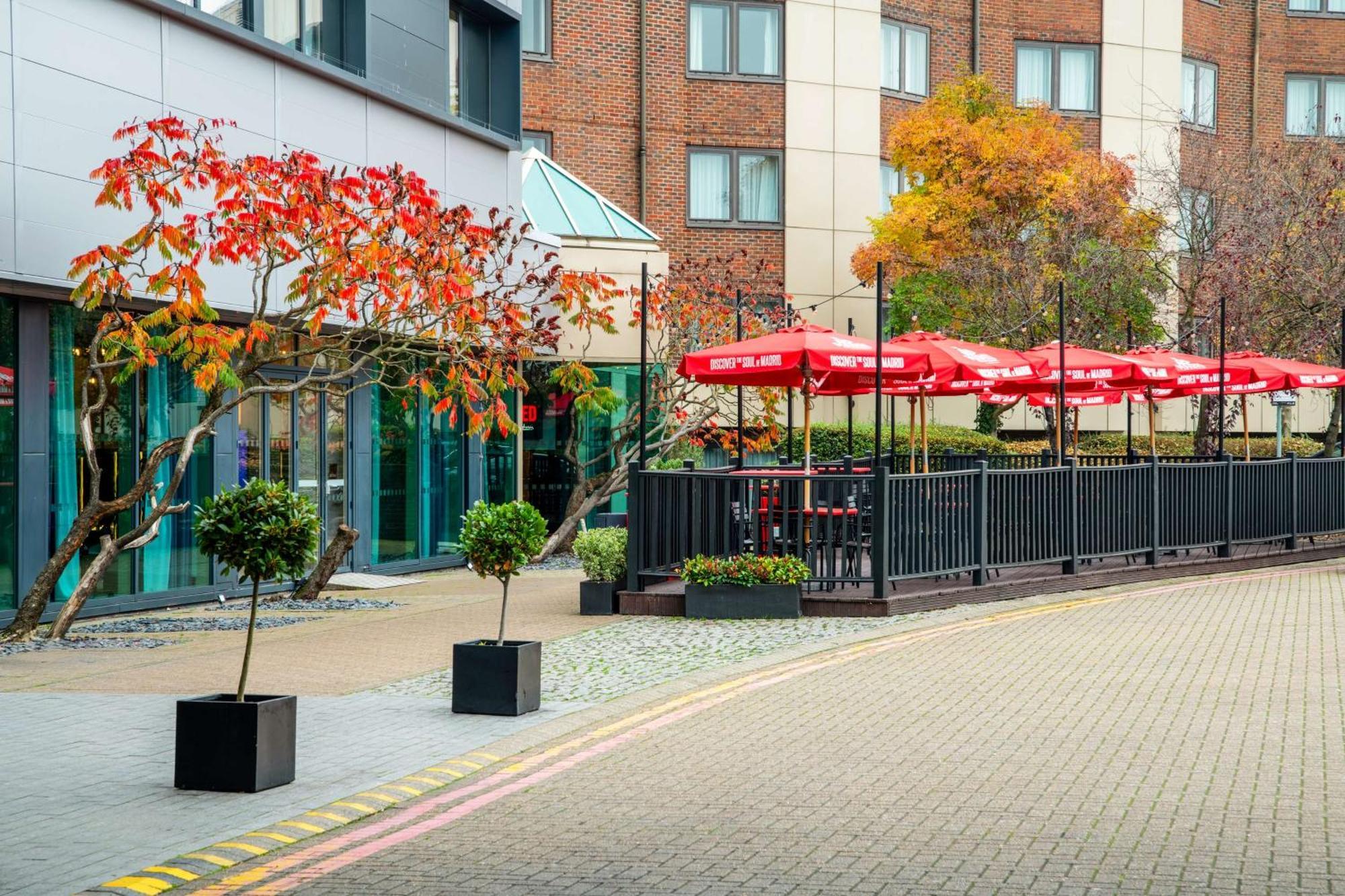 Radisson Red London Heathrow 4*